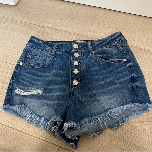 refuge Pants - Refuge High-Waisted Denim Shorts